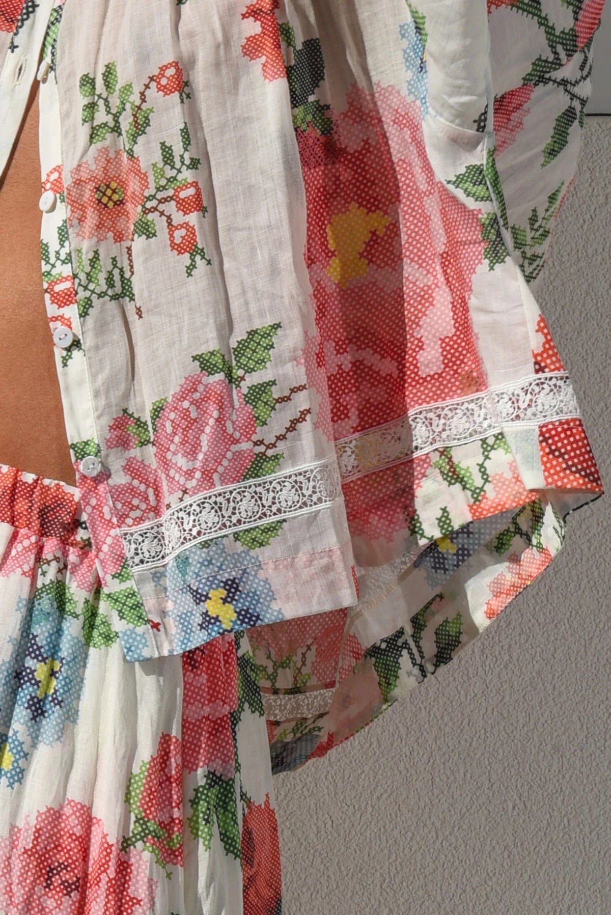 Float of Confidence Blouse White Floral