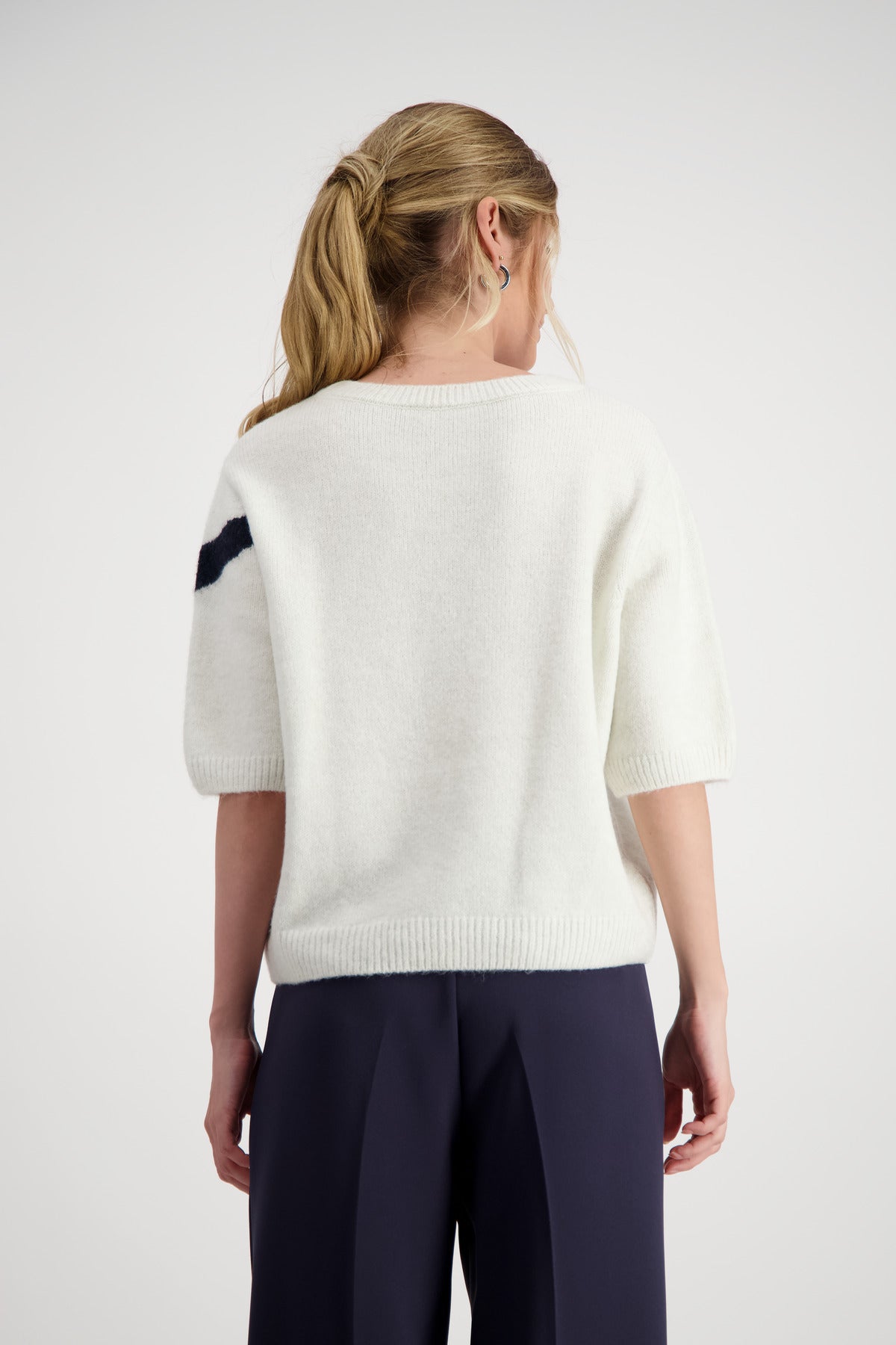 Round Neck Pullover