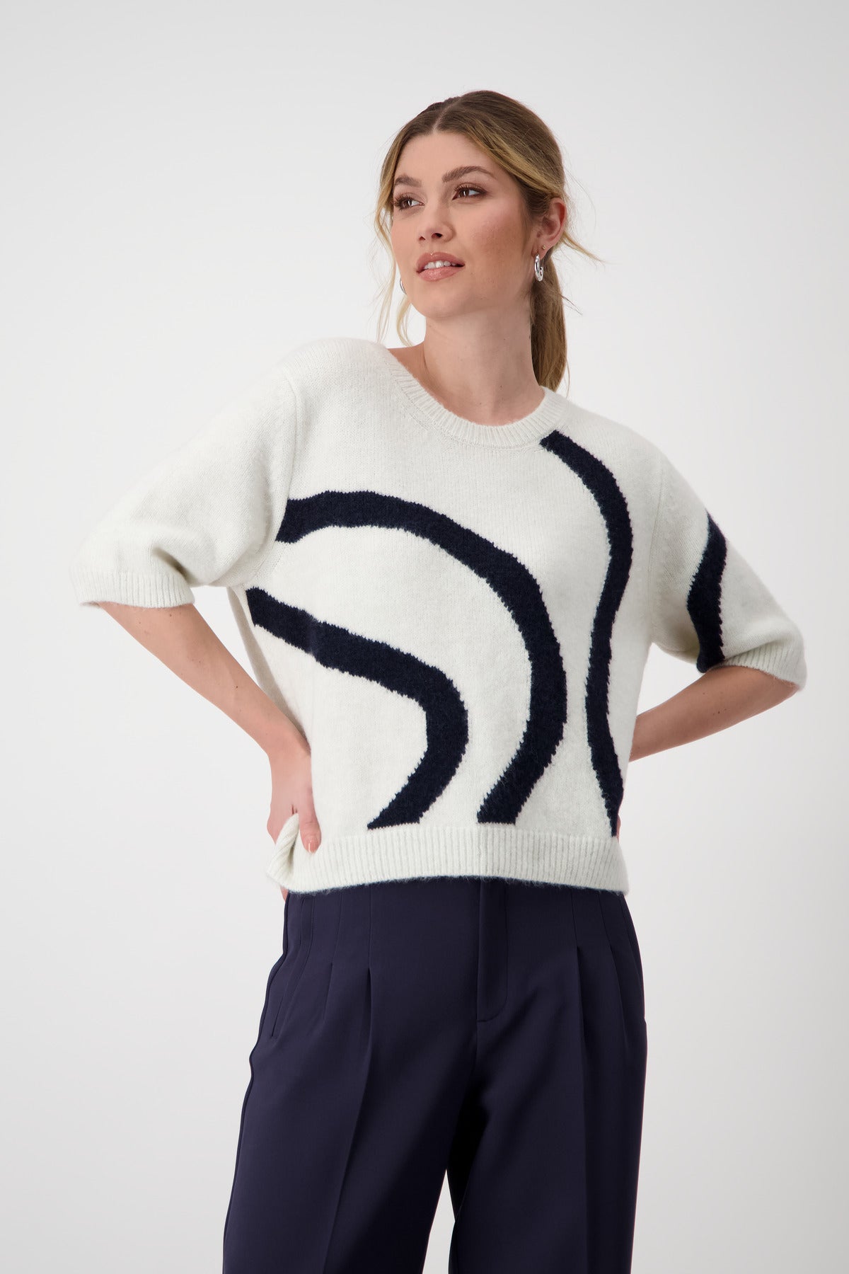 Round Neck Pullover