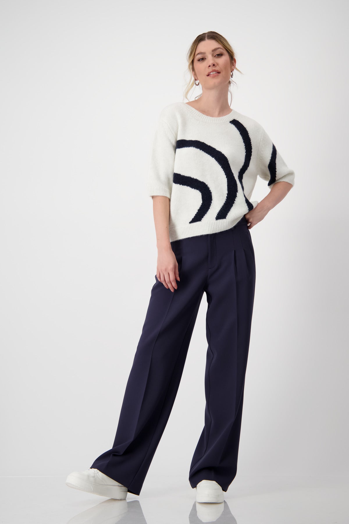 Round Neck Pullover