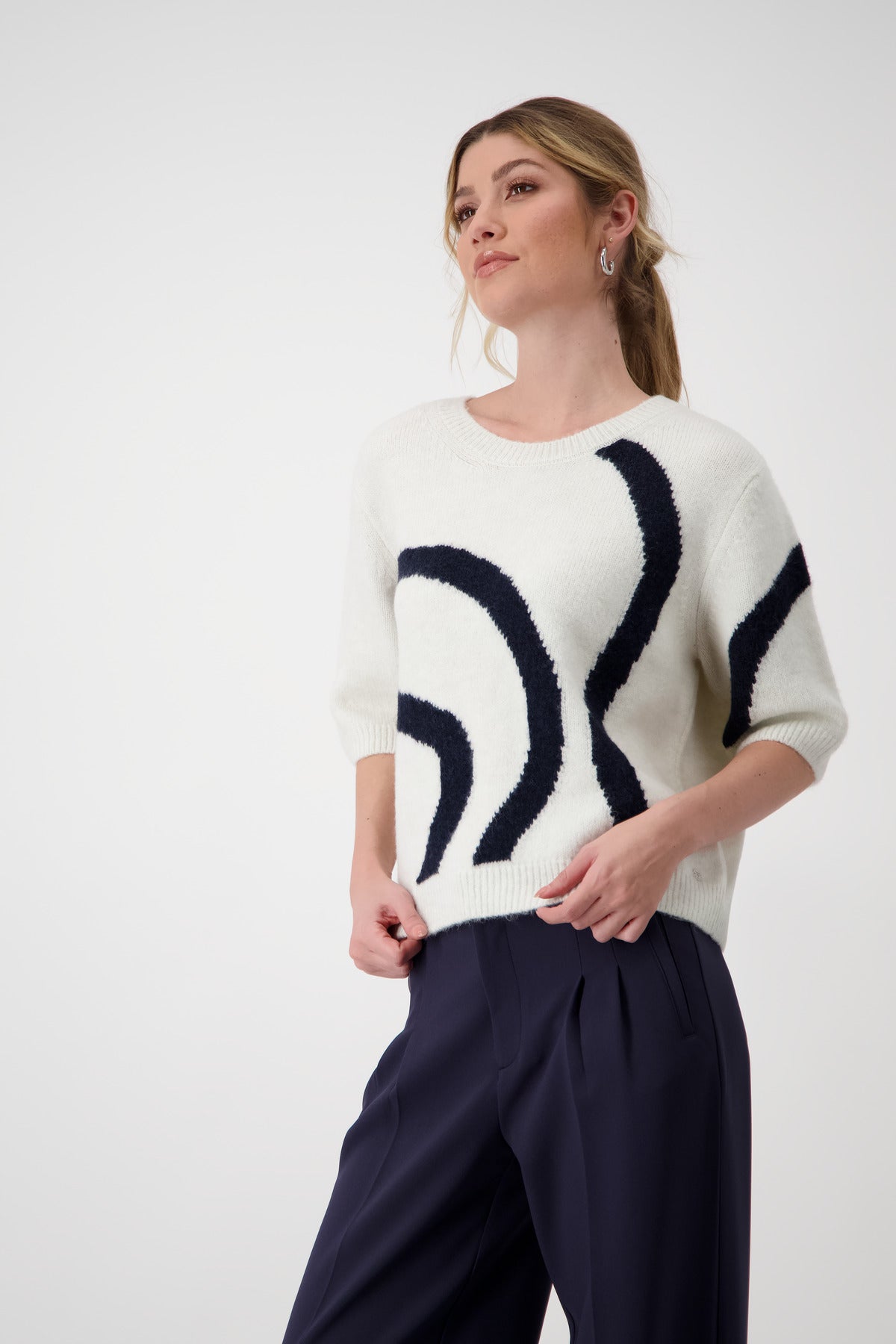Round Neck Pullover