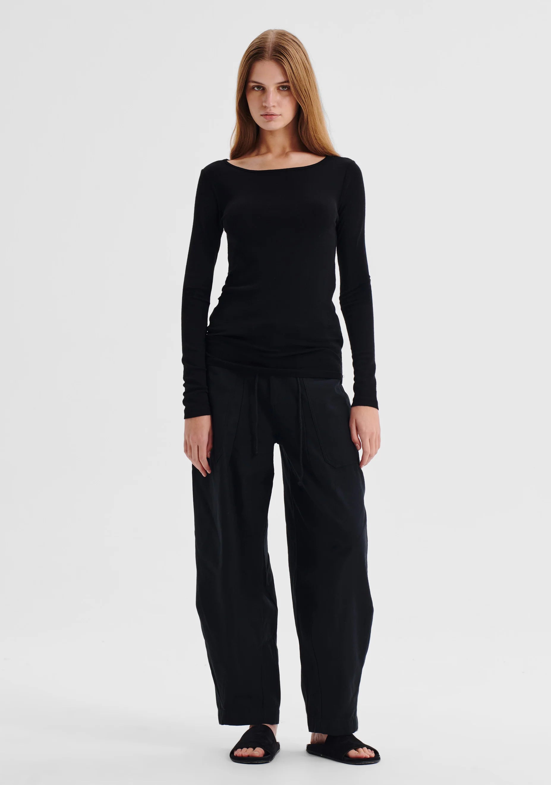 Morri Merino Round Neck Black