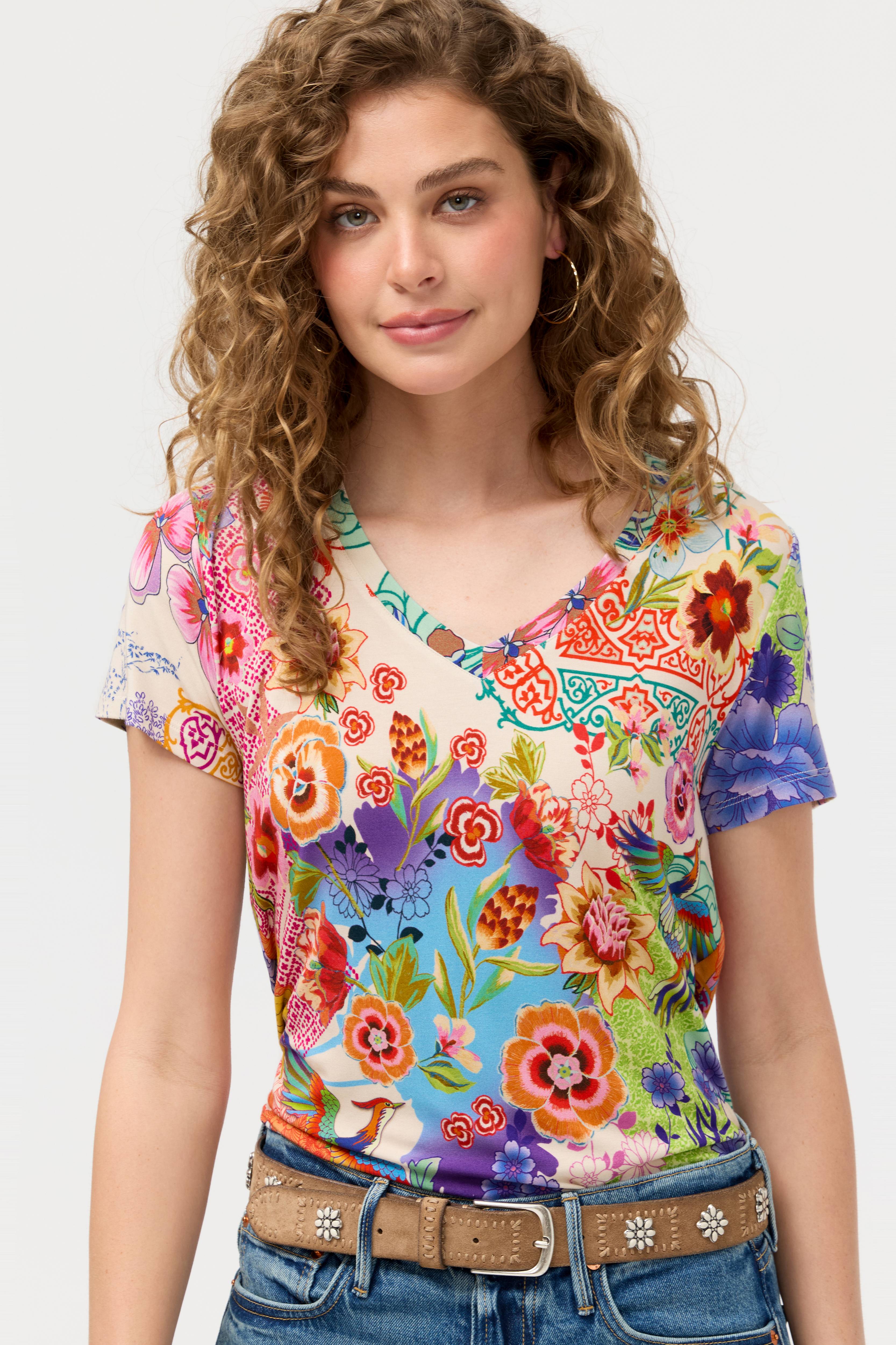 Janie Short Sleeve V-Neck Tee McDreamer